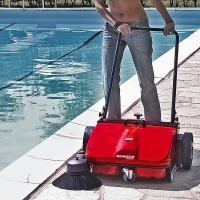 Zamiatarka Ręczna Dusty 650 M zastosowanie na basenach
