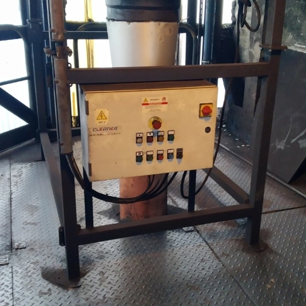 HF centralny odkurzacz przemysłowy z automatycznym czyszczeniem filtrów i systemem rozładunkowym HF 18