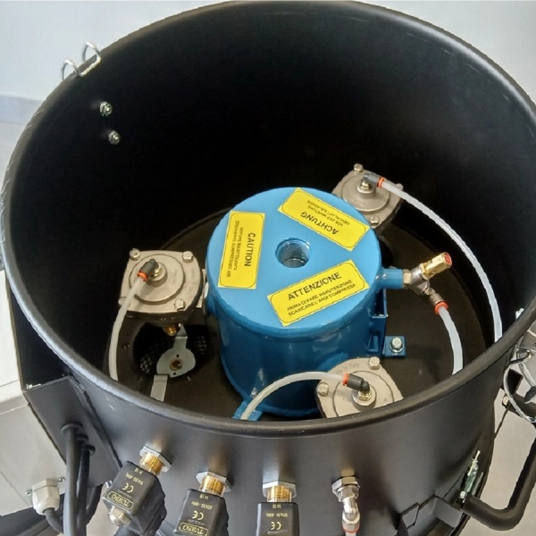 M65 SP LP TAN odkurzacz trzy silnikowy z automatycznym czyszczeniem filtrów kompresorem