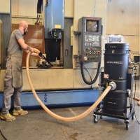 Odkurzacz przemysłowy trzy-silnikowy do dużej ilości pyłu z systemem JetClean fabryka