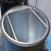 Odkurzacz olejowy 1-fazowy o pojemności 280 lit. z separacją elementów stałych koszyfiltr