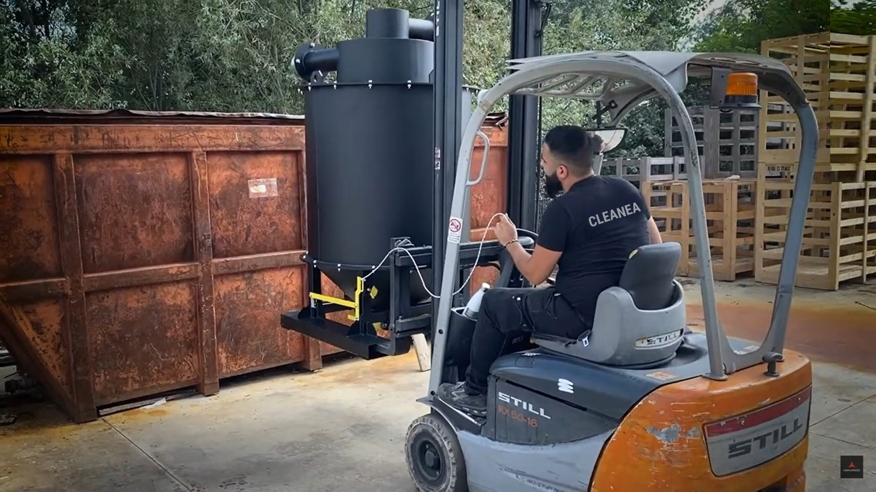 Pre-separator cyklonowy 1300 litrów automatyczny z kieszeniami dla wózka widłowego